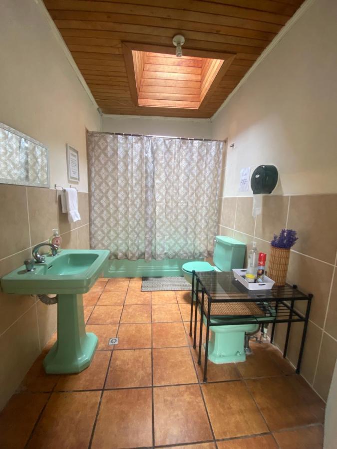 El Extranjero Hostal Antigua Exterior photo