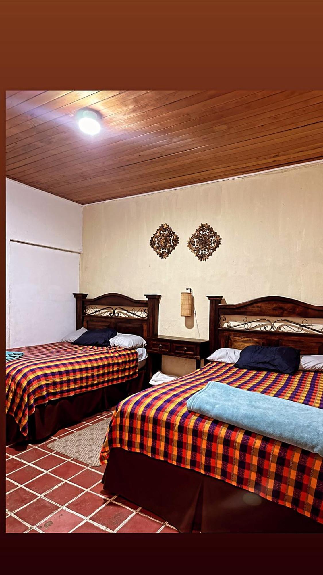 El Extranjero Hostal Antigua Exterior photo